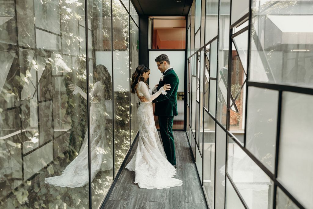 Modern-And-Minimalistic-Museo-Casa-de-la-Bola-Wedding-020